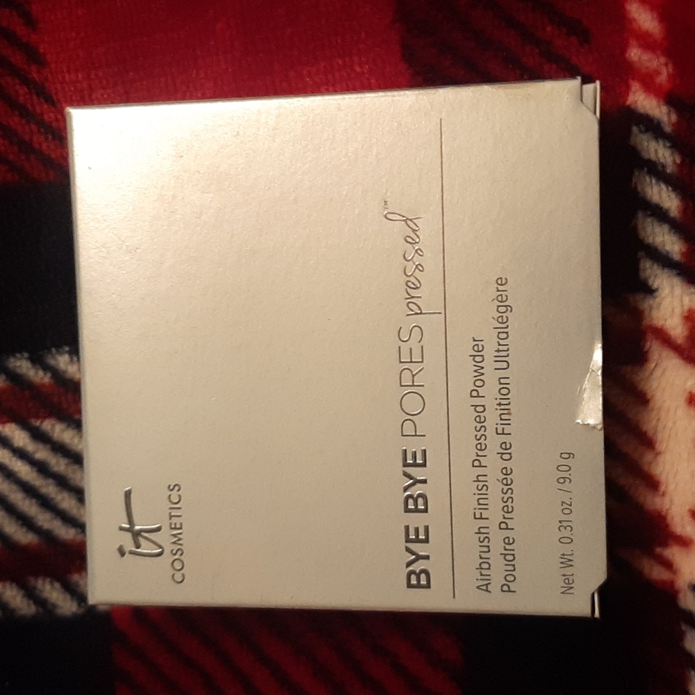 NIB IT Cosmetics Bye Bye Pores powder